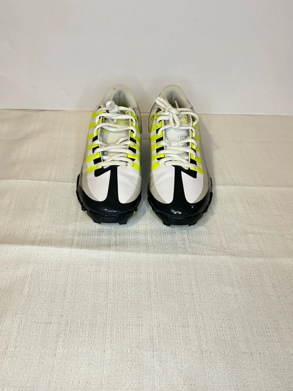 Nike Vapor Cleats 5.5Y Edge Shark Football White Volt Black DQ5111-715 Flaws